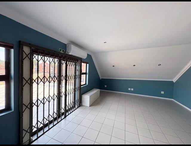 43M² OFFICE TO LET IN FOURWAYS